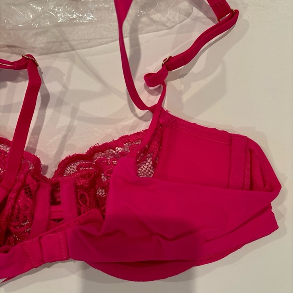 VINTAGE 2005 Victoria’s Secret Embroidered Unlined Demi Bra 36B NWOT Hot Pink - Picture 6 of 9